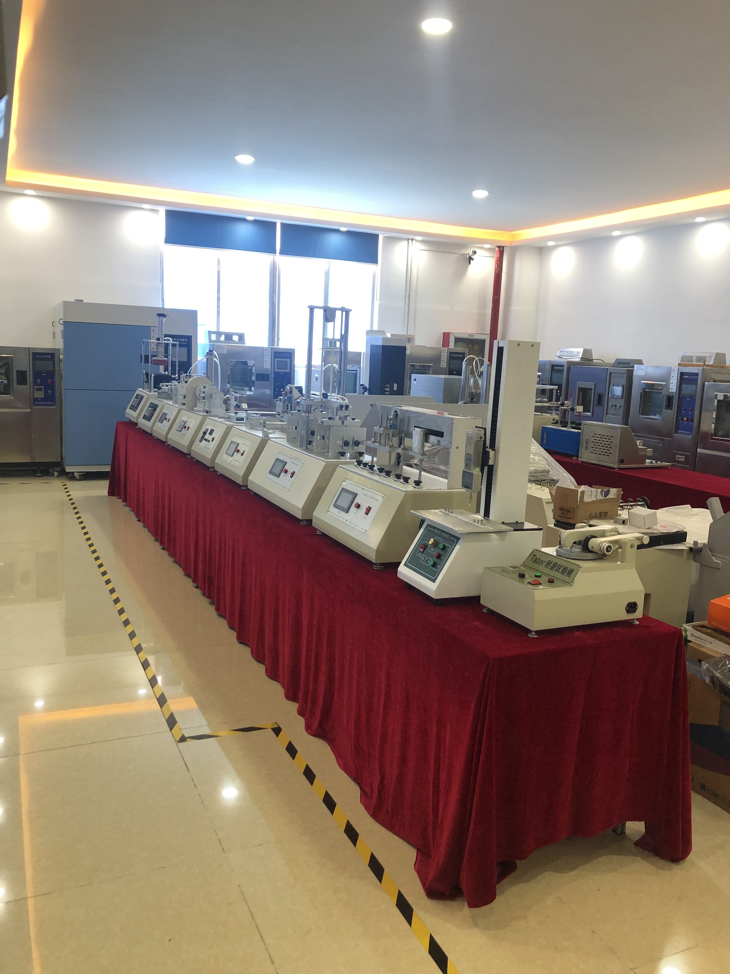 瑞泰爾試驗箱廠家展廳